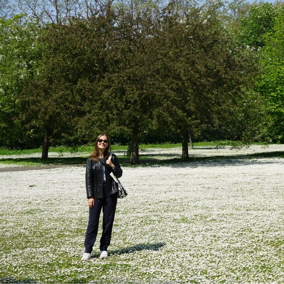 Meet your Posher, Rachel - Picture 1 of 1